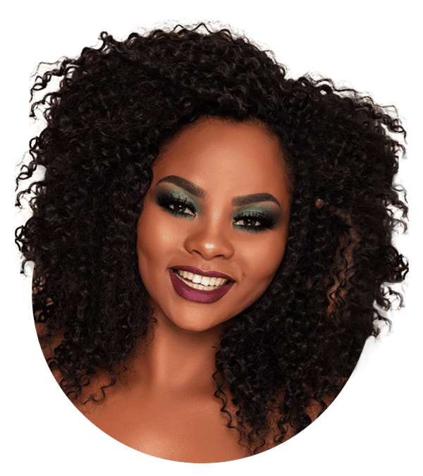 Mulher com Produtos Mahav